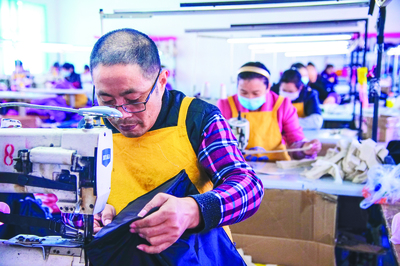 時(shí)尚風(fēng)向標(biāo) 圖片新聞中的服裝服飾零售新趨勢(shì)