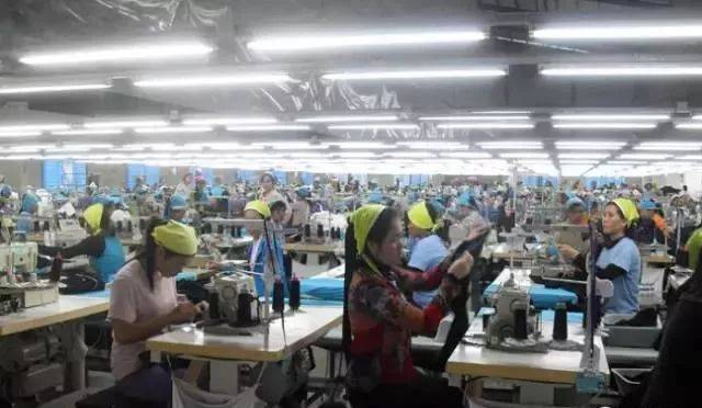 合格服裝廠車間主任的工作指南 銜接生產(chǎn)與零售