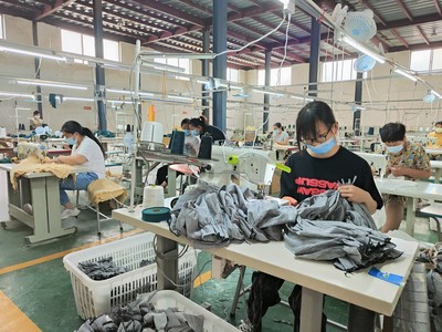 周口淮陽(yáng) “引鳳還巢”為鄉(xiāng)村振興提速，服裝制造產(chǎn)業(yè)煥發(fā)新活力